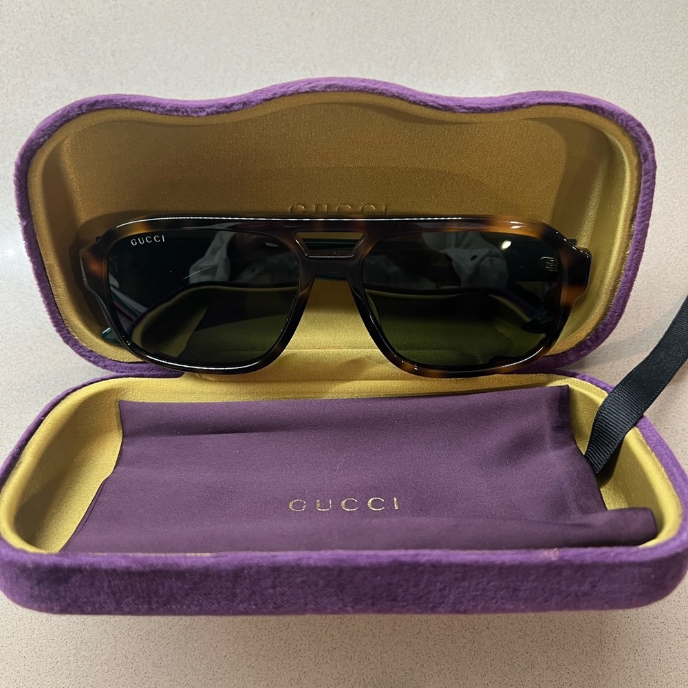 Authentic Gucci sunglasses! Excellent condition.